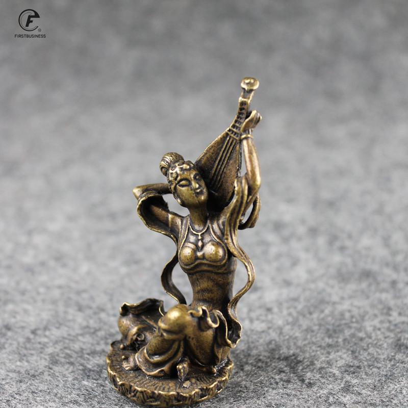 

Antique Copper Chinese Dunhuang Mogao Grottoes Figure Lute Statue Vintage Brass Buddha Figurines Desktop Decorations Ornaments