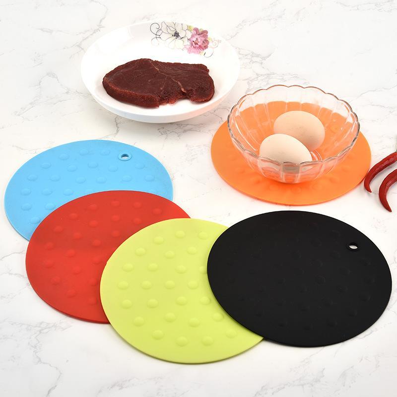 

Kitchen Silicone Insulation Mat Non-slip Waterproof Dining Table Heat-resistant Anti-scalding Casserole1