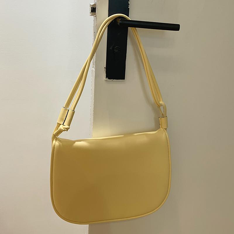 

Retro Grils Niche Design Ladies Half Moon Bag Soft PU Leather Shoulder Bag 2021 Simple Handbag Soild Color Purses, White