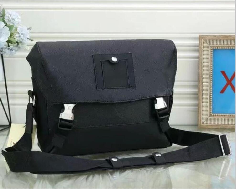 

2021 men shouder Classic fashion men messenger bags cross body bag school bookbag should with dust bag 36cm