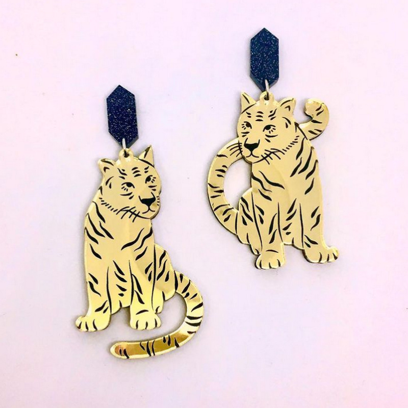 

Exaggerated Gold Color Irregular Simulation Tiger Acrylic Dangle Earrings for Women Men Fashion Animal Jewelry Mirror Surface Ear Earrings