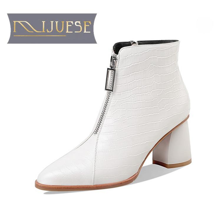 

MLJUESE 2021 women Ankle boots Cow leather Winter short plush Pointed Toe Zipper High heels female boots size 39, White