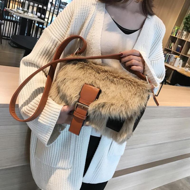 

2021 Winter Fashion New Sweet Girl Square bag High quality Soft Plush Women's Designer Handbag Casual Shoulder Messenger bag, Black