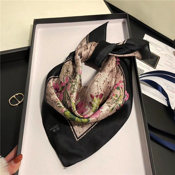 

Top 2021 100 % silk print 50*50c silk 50*50cm women's small square women's fashion casual scarf wholesale