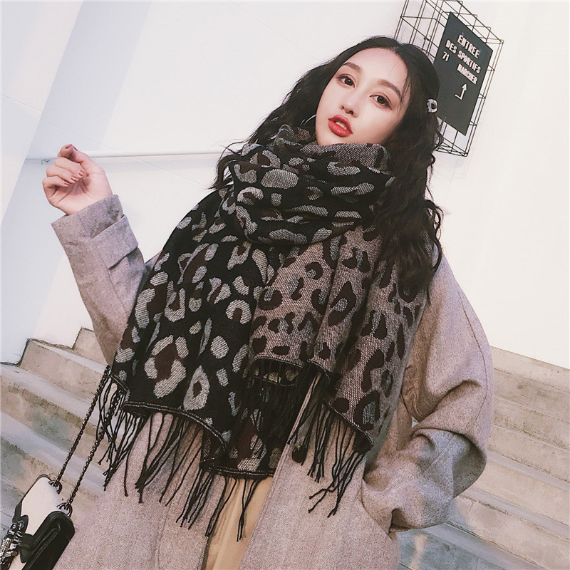 

2020 New leopard women cashmere wool knitted long scarf ladies'tissues winter thicken warm pashmina xales involves female bandana