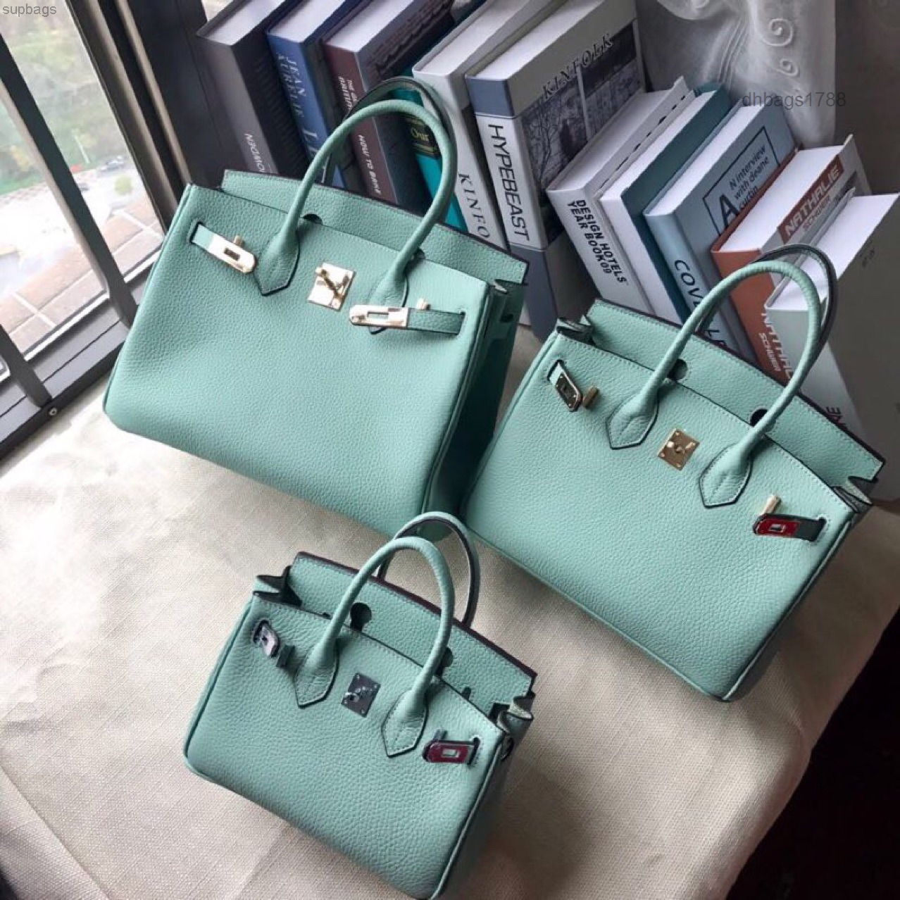 

22ss mint green top layer litchi cow skin Single Shoulder Messenger Handbag Women's Bags trend bag B-001, 25 inch mint green