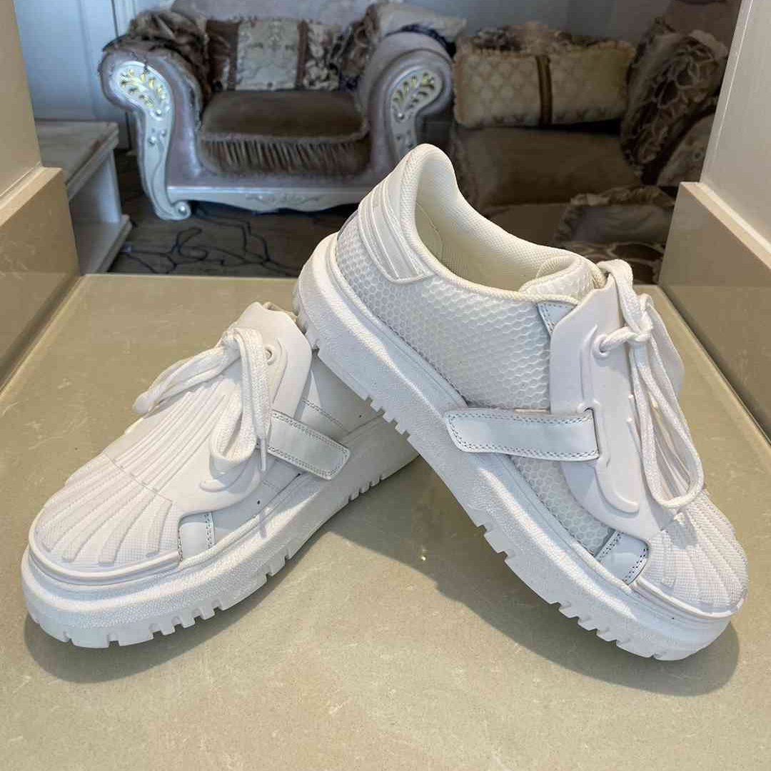 

2021 desiner women Paris New style casual sneaker shoes in early spring classical fashion casual walking sneaker shoes