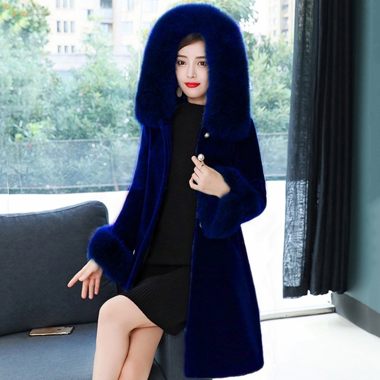 

2021 New Woman's Jacket Young-looking Looking Fox-skin Hoodie Chenille Fashionable Coat 27DM, Dark green.