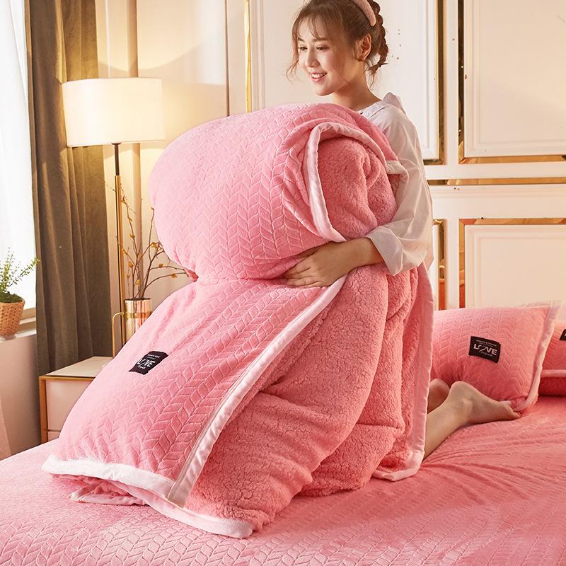 

Thick Edging Wheat Ears and Lamb Flannel Four-piece Bedding Coral Fleece, White