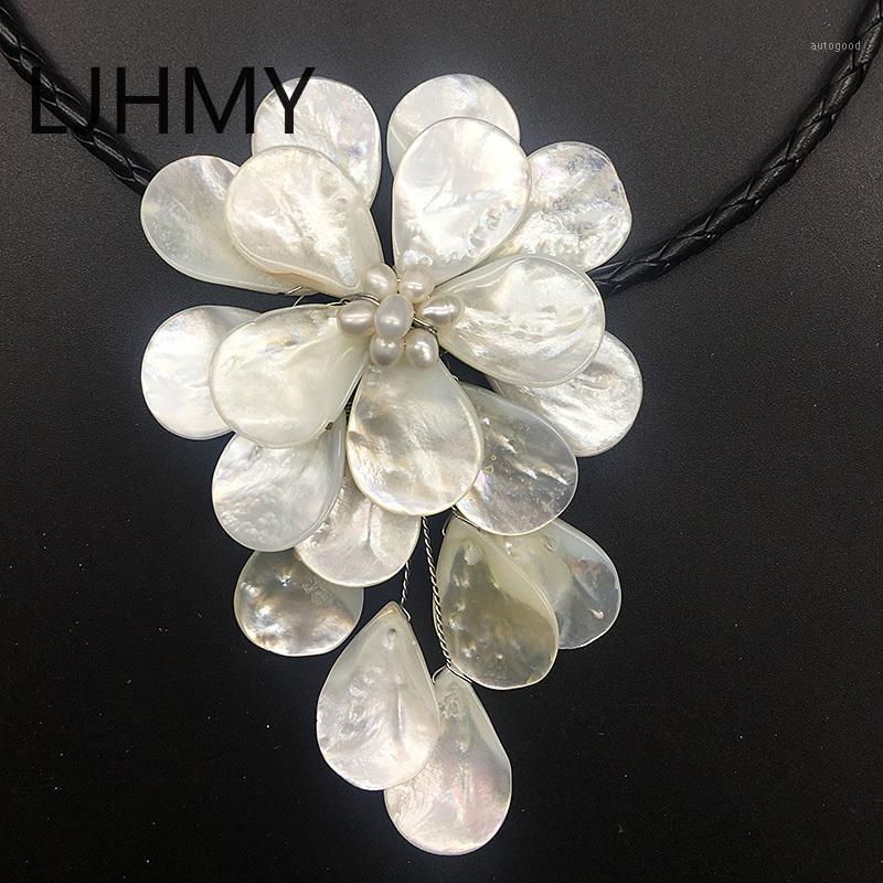 

Pendant Necklaces LJHMY Elegant Excellent Mother Of Pearl Flower Necklace Crystal Beads White Sea Shell Boho For Women Bib Stylish Gift1