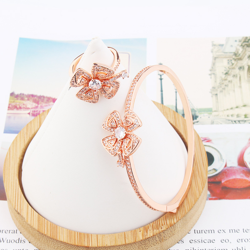 

2020 Japanese and Korean small fresh lucky clover bracelet ring set fashion charm bracelet silver rose gold bracelets bangles wholesale, Black