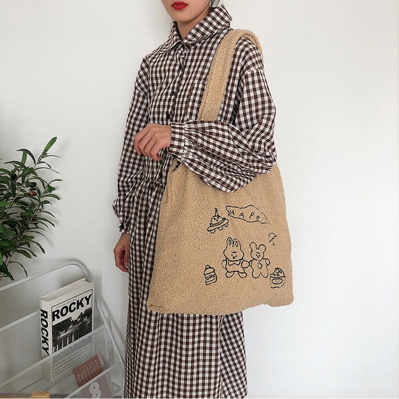 

2021 Women Bags Lamb Wool Cute Bear Like Fabric Embroidery Book Shoulder Large-capacity Casual Shopping Bag, Brown