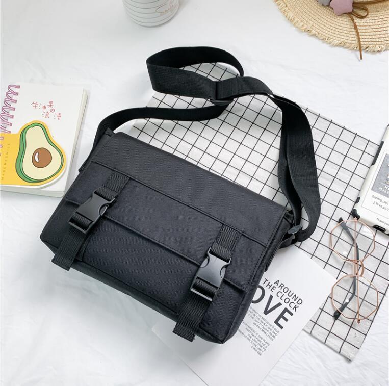 

2020 Male shoulder bag man travel crossbody leisure handbags Messenger bag canvas college student messenger bags1, Black