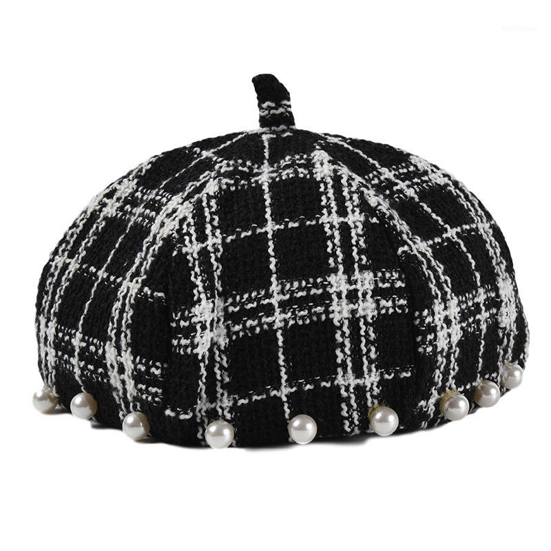 

Ladies autumn winter plaid tweed beret fashion pearl black white beret pin female pumpkin hat ladies french artist hat girl1