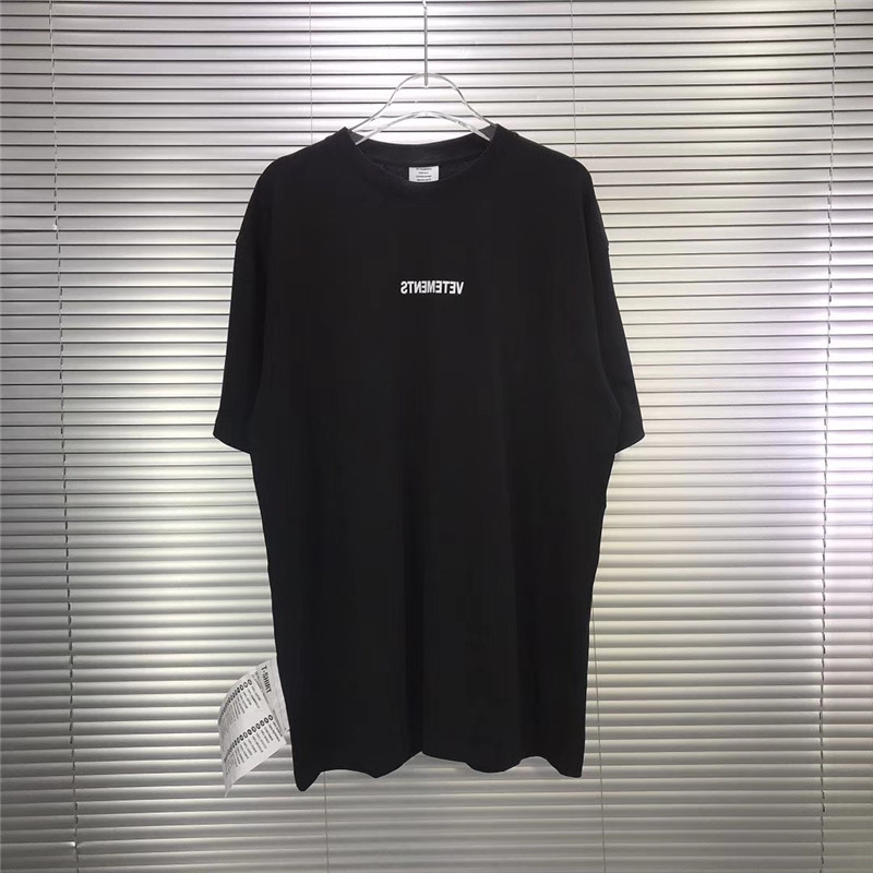 

2021 New Men Women Candy Color Simple T-shirt Best Quality Big Tag Patch Vetements Top Tees t Shirt Hj9s