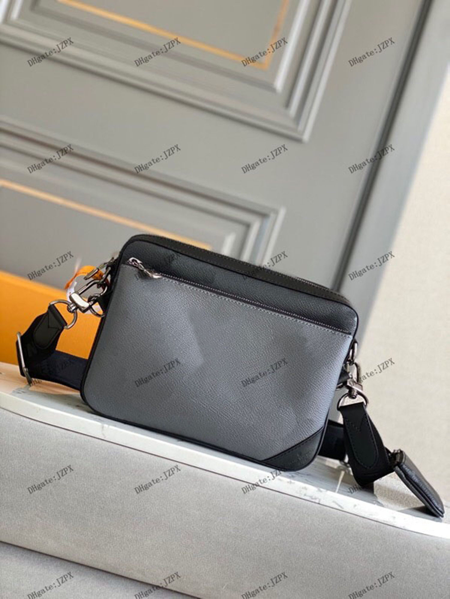 

2021 hot-selling famous designer leather man handbags, luxury designer bags, shopping bags,Shoulder bag ,Messenger Bag,093, The picture shall prevail