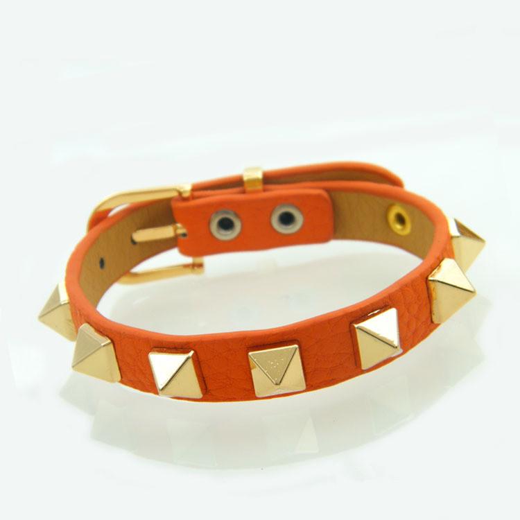 

Fashion rivet style bracelet suitable for men/women's PU jewelry, Golden;silver