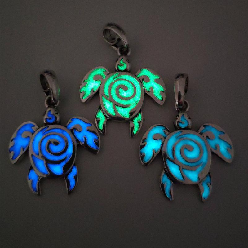 

Glowing In The Dark Vintage Pendant Necklace Men Halloween Jewelry Gift Classic Alloy Double Dragon Cross Luminous Necklace