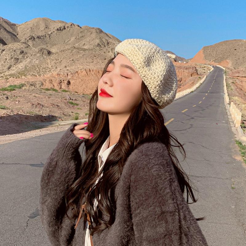 

Beret Cap Women Winter British Style Flat Knitted Solid Color Handmade Chunky Crochet Vintage Outdoor Travel Painter Beanies Hat, Black