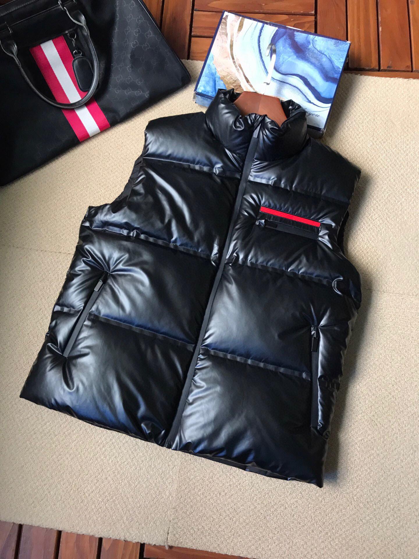 

2020 mens vest warm fashion vest comfortable sleeveless high quality silk nylon white duck down padded winter outdoor sports down jacket, Black;white