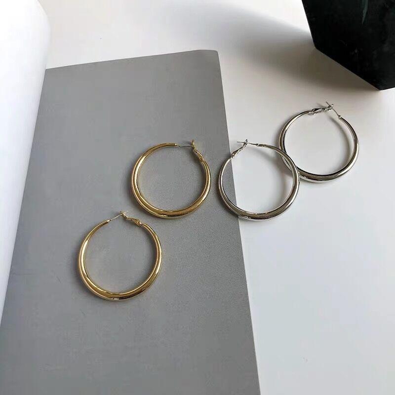 

European and American geometric atmosphere exaggerated wind metal C - shaped earrings, stylish women's earrings