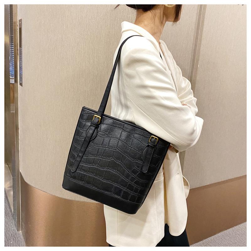 

Stone grain Women pu Leather women Handbags Female Shoulder bag designer Luxury Lady Tote Large Capacity Zipper shoulder bag, Black