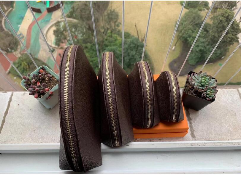 

2021 HOT SELL 4pcs brown Women cosmetic bags organizer makeup bag travel pouch make up bag ladies cluch purses organizador toiletry bag, With brand logo