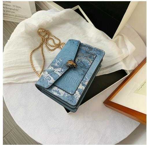 

Messenger Single top leather layer women's Shoulder bag Handbag Snake luxury lock hardware clip package welfare handbag Q028, Blue