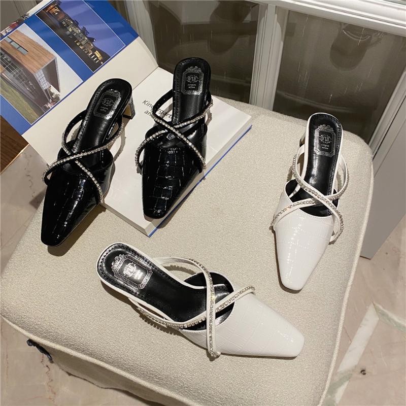 

2021 New Luxury Women Black Low Heels Cross Shiny Crystal Slides Mules Female BlockHeels Slippers Outsides Flip Flops Prom Shoes