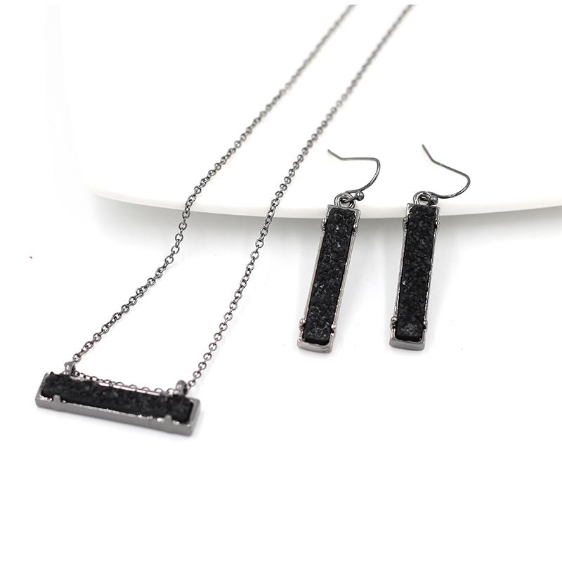 

All Black Color Alloy High Polished Rectangle Resin Stone Choker Pendant Necklace Mini Long Bar Druzy Pendant Necklace