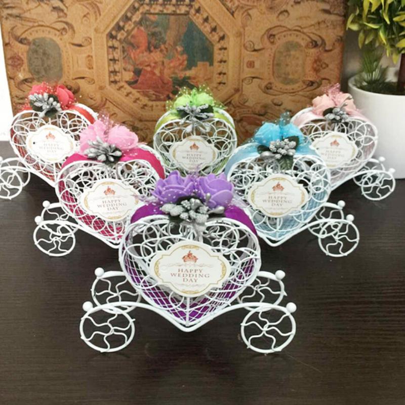 

Wholesale 6 Pieces Carriage Metal Candy Chocolate Boxes Wedding Party Favour Decor Box for Wedding Party Gift Favor Supplies