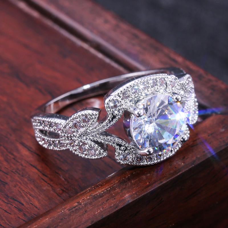 

HUITAN Imortal Love Ring For Women Newborn Bud Design Wedding Engagement Ring Band For Female Silver Color New Coming 2020