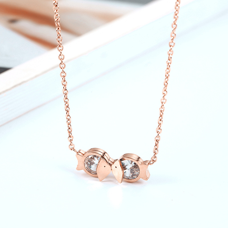 High Quality Womens Rose Gold Plated Stainless Steel Kiss Fish Necklace for Sale-image-613506514