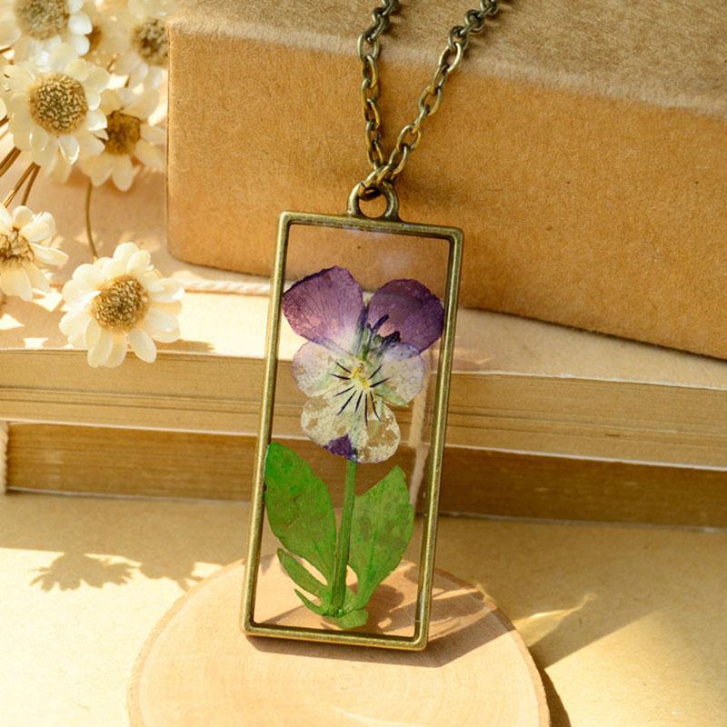 

2020 1 Pcs Vintage Bronze Color Dried Flowers Plant Specimen Square Glass Floating Locket Living Pendants Bullio Bar Necklace