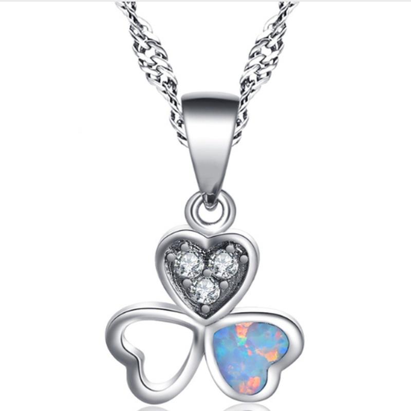 

Luxury fashion heart-shaped lucky four-leaf clover pendant women's romantic banquet charm jewelry necklace Valentine's day gift