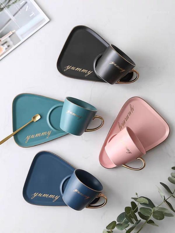 

Nordic ceramic coffee cup with spoon and saucer set Creative European Luxury Breakfast Snack Afternoon Tableware Tray Set1, Cup shelf black