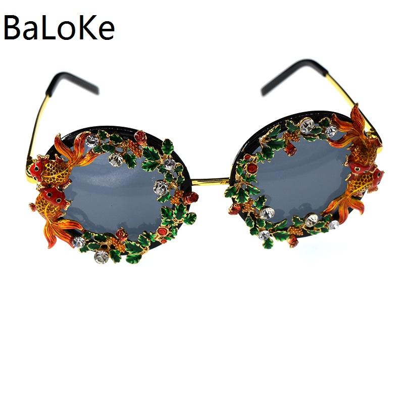 

Fashion Women Round Crystals Fish Sunglasses Personality Rhinestones Outdoor Summer Beach Sun Glasses High Quality Shades