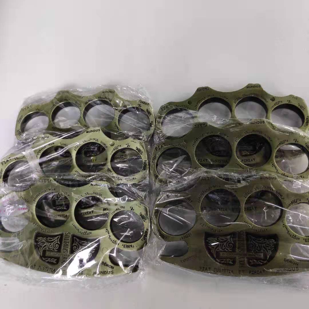 

Alloy window breaker hand clasp weapon ring self defense concealed weapon defense escape totem finger tiger four fingers 201