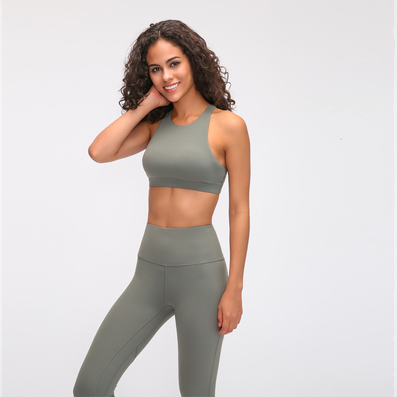 

2021 New Rate Medium Support Strappy Breathable Women Push Up Gym Bra Cross Back Padded Sports Bras Bwo2, Moss green