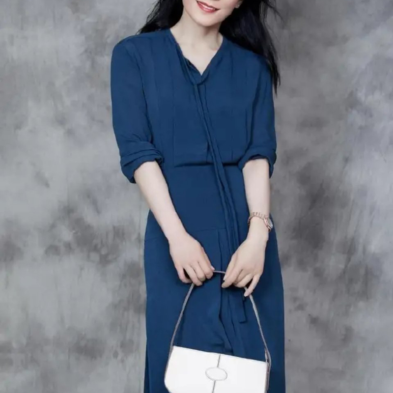

2021 Spring New Bow Plied Long Sleeves Elegant Temperament Shirt Fine Skirt of Women Suit Two High Quality Pieces Kiyf, Navy blue.