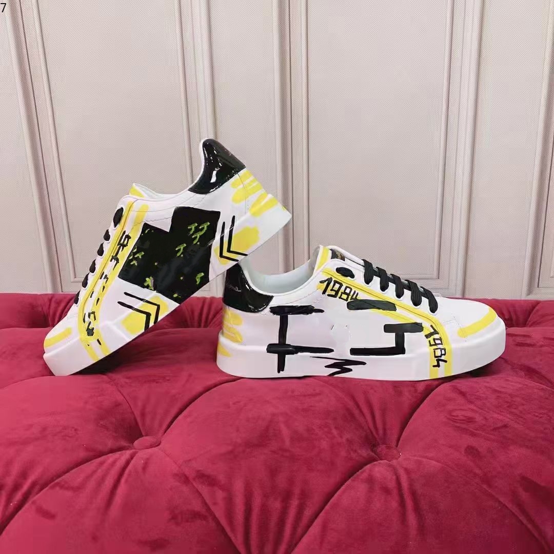 

Streetwear men designer shoes black and white cool Luxury Mens casual sports shoe flat sneakers high quality MKJ0003