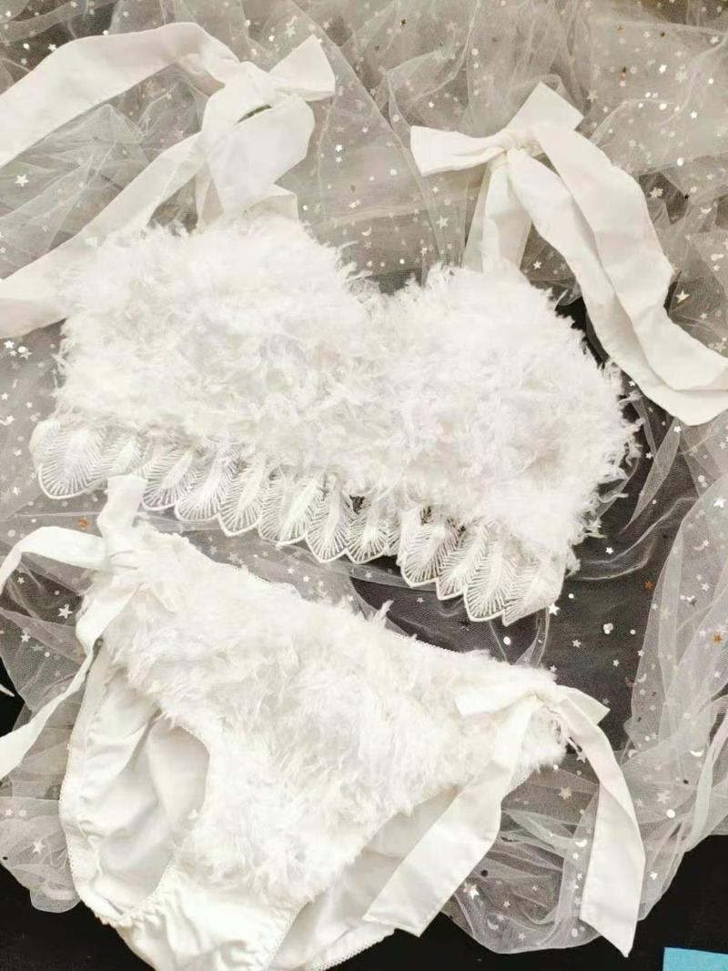 

Retro cute plush feather winter bra set new style wire free girl comfortable bralette lace-up shoulder strap underwear set, As picture show