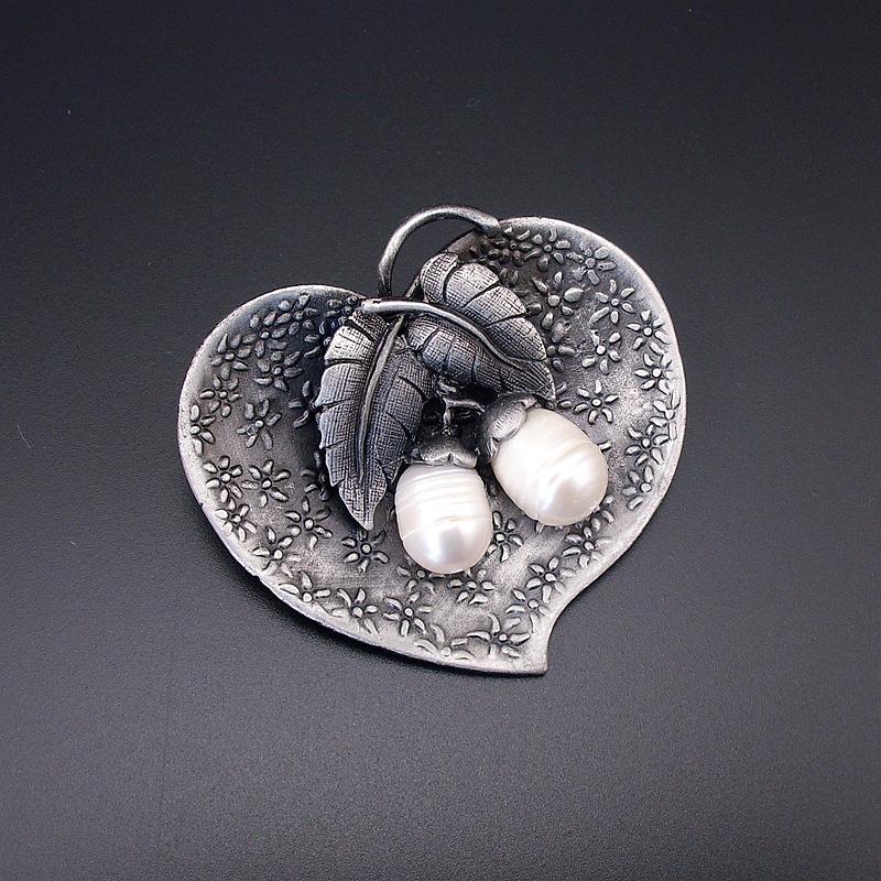 

Pins, Brooches Antiqued Tin Silver Plated Black Jewelry Unique Design Nature Freshwater Pearl Brooch Pins For Women, Item NO.: BH7944
