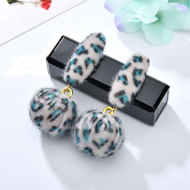 

MESTILO 2020 New Winter Fashion Women Fur Leopard Print Drop Earrings Metal Geometric Circle Party Girl Earrings Jewelry