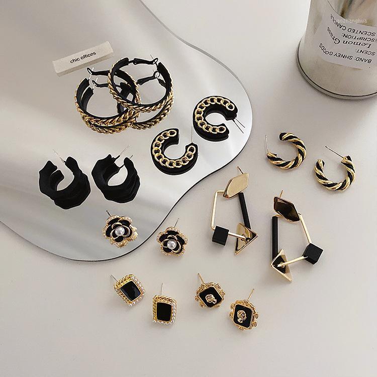 

Stud 2022 Retro Black Gold Metal Spray Paint Geometric Round Square Flower Earrings Ladies And Girls Travel Jewelry A525, Golden;silver