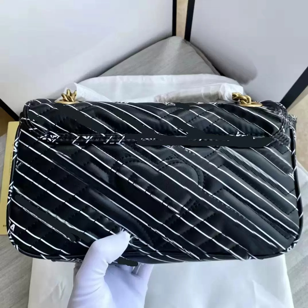 

The Hacker Project Series Gui Shoulder Bags White Leather With Black Letter Printing Cross Body Bag Antique Gold-tone Chains Handbags Spring Clasp Flip Wallet Purse, Customize