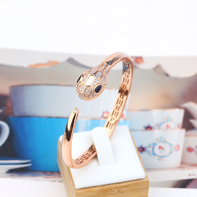 

European and American fashion accessories cuff bracelet white green snake bracelet jewelry diamond bracelet women snake head bracelets, Black