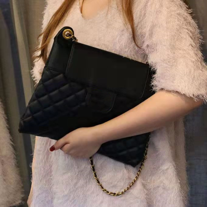

2021 New Leather Small Fragrance Double Chain Single Shoulder Bag Universal envelope soft leather vintage tote for women