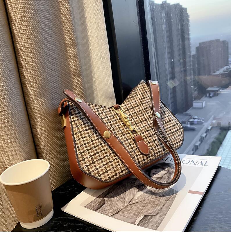 

women bag in winter plaid shoulder underarm handbag street trends contrasting colors leather messenger bags foreign striped fashion handbags