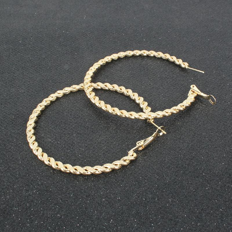 

2021 New Fashion Round Circle Hoop Earrings for Women Girl Punk Style Brincos Twisted Round Earrings Party Jewelry Gift